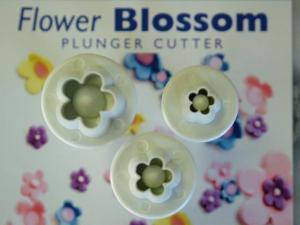 Kisz�r�/kinyom� - Vir�g 4db