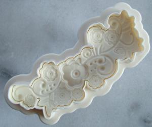 Kisz�r�/kinyom� - Vir�gcsokor